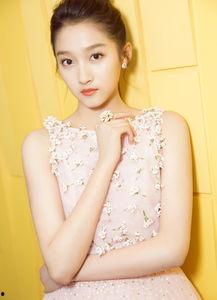 关晓彤娱乐圈吃瓜地位